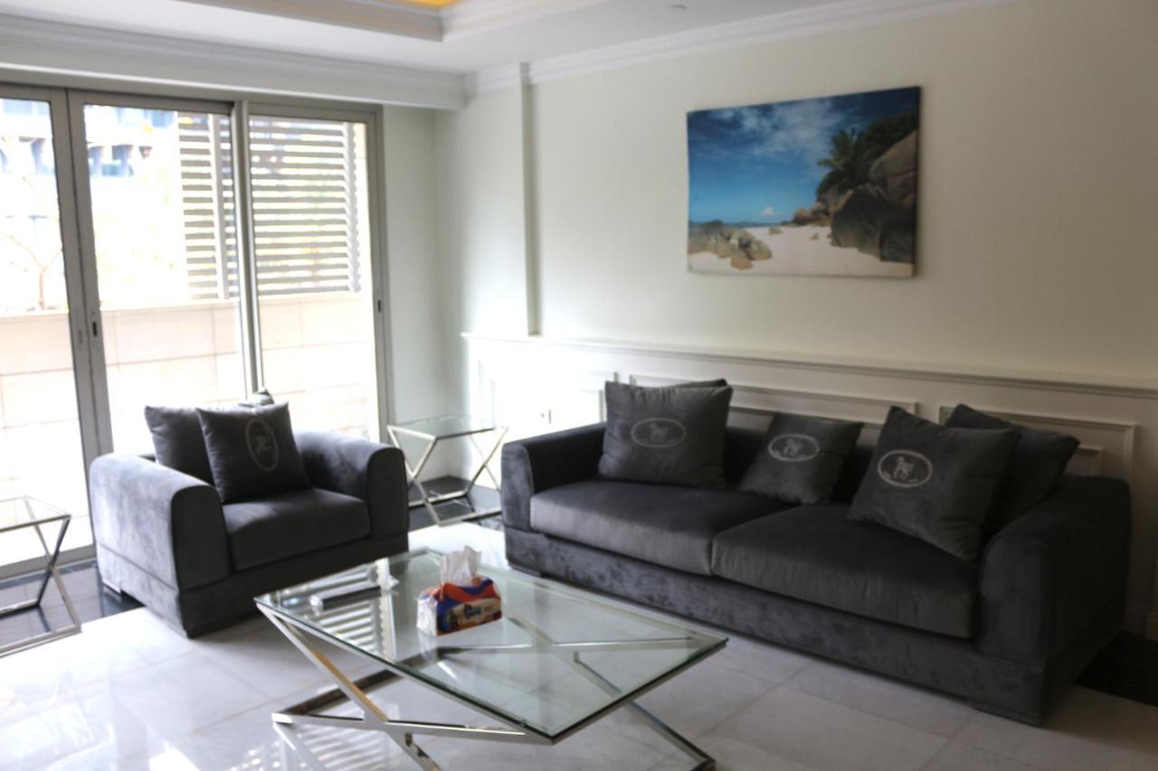 Versace Tower Luxury Suites - Downtown เบรุต ภายนอก รูปภาพ