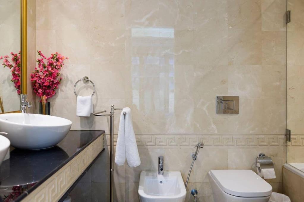 Versace Tower Luxury Suites - Downtown เบรุต ภายนอก รูปภาพ
